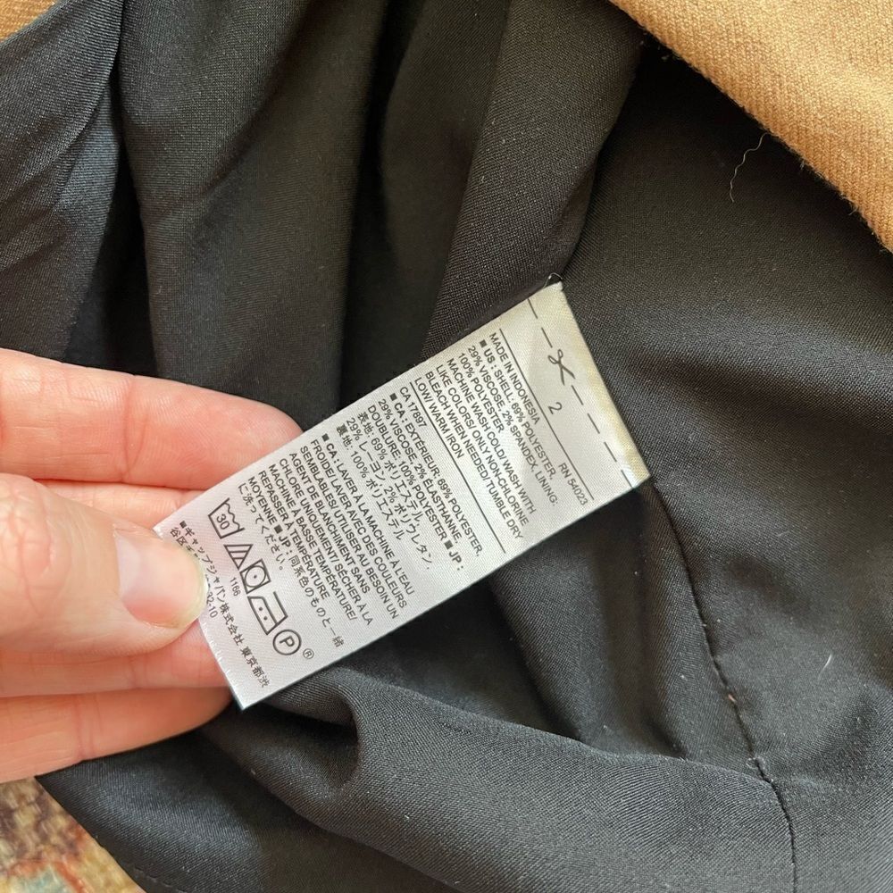 Classic Banana Republic size 2 Tan/Brown Pencil Skirt - Picture 9 of 9